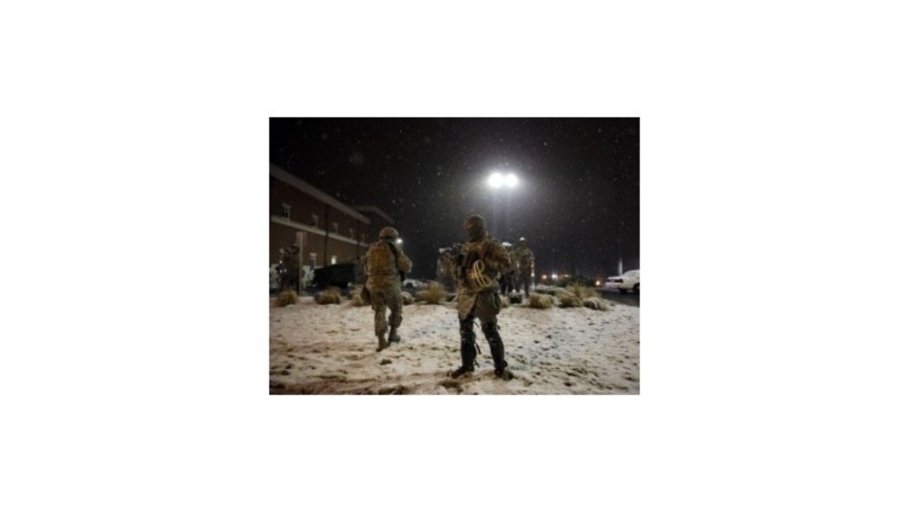 Dav zaútočil na radnicu v St. Louis, polícia nepomohla proruským novinárom